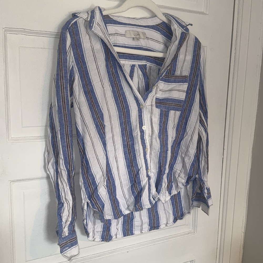 2 for $12 🎉 LOFT XS Striped Button Down Top